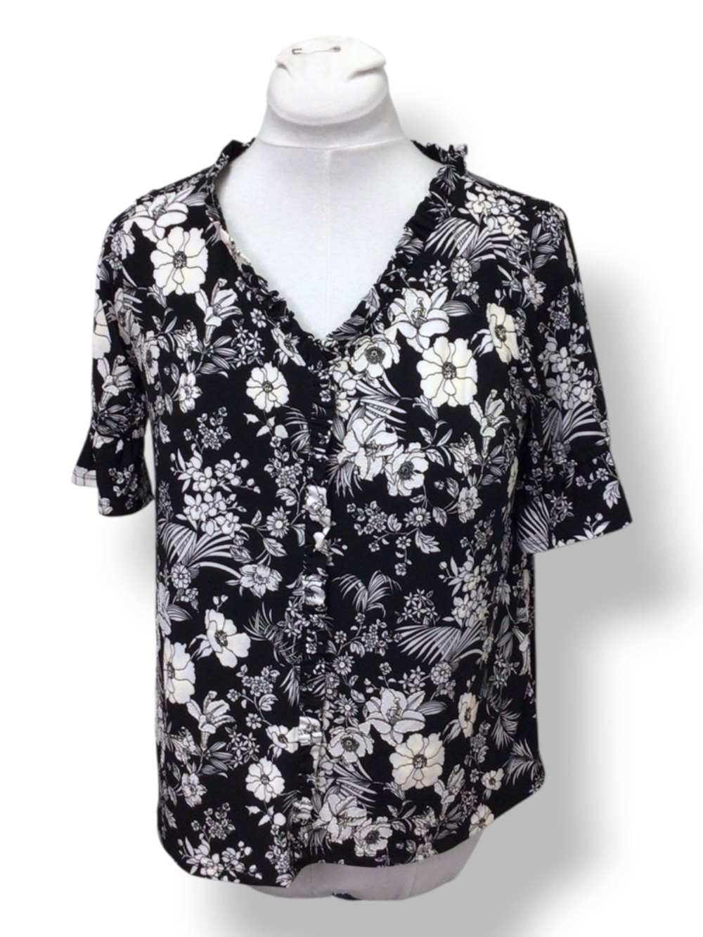 Amana Women’s Plus Short Sleeve Ruffle V Neck Floral Blouse Black Floral 1X